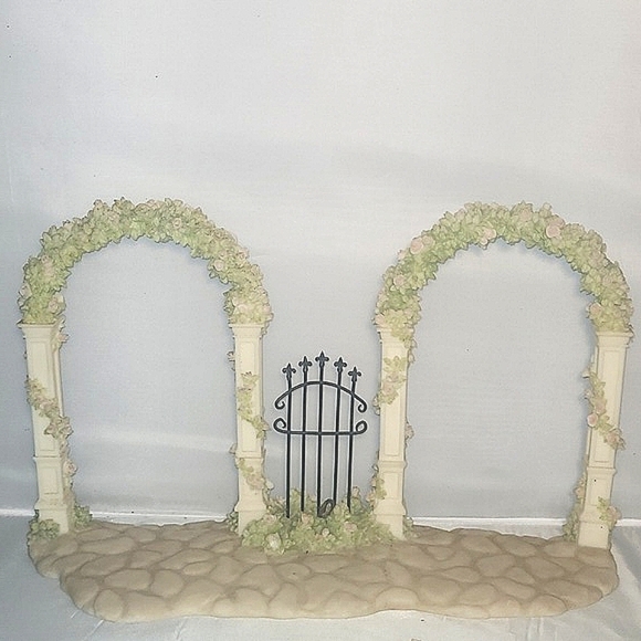 6 Piece Porcelain Garden of Angels Gate Flowers Arches Roses Shrubs Display Set - Picture 3 of 9